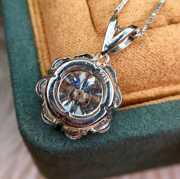 Sterling silver 5ct diamond necklace - Picture 4 of 11